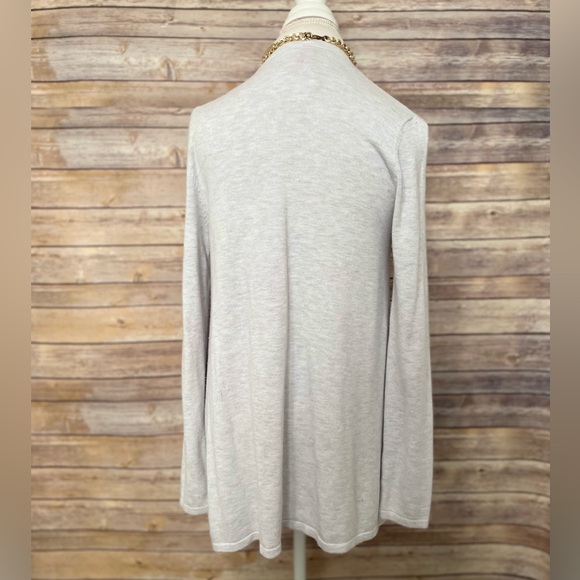 Lilly Pulitzer light grey open face cardigan size M flaws - Picture 3 of 9